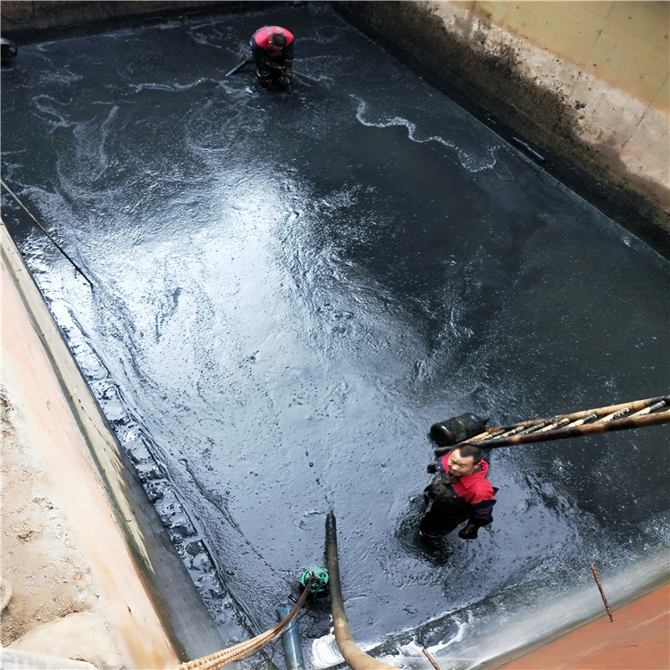 石河子乡废水池清理