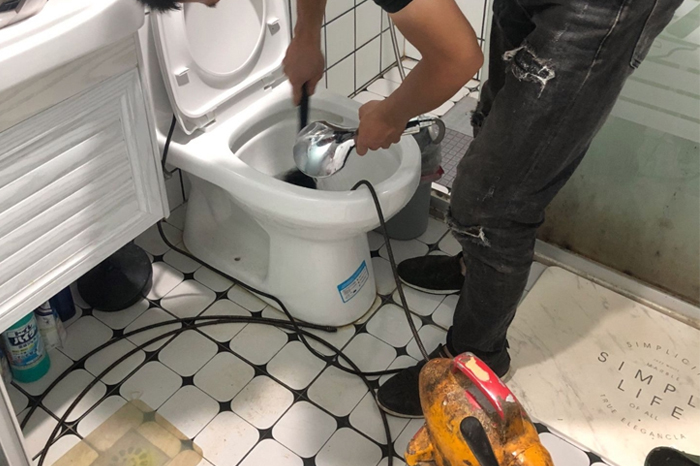 石河子乡马桶堵塞自己疏通还是找师傅？专业上门服务让你省时更省心